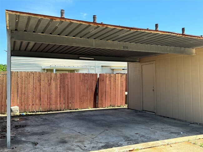 Building Photo - 11127 Village Bend Ln