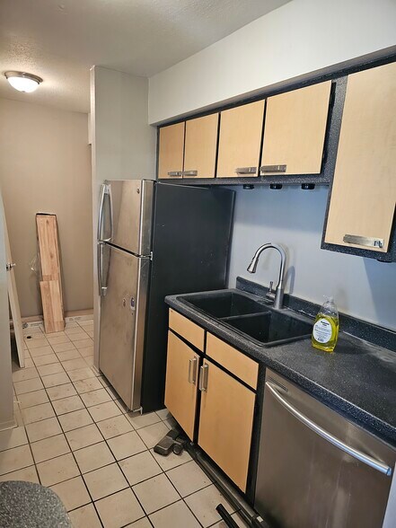 Building Photo - 10603 S Wilcrest Dr