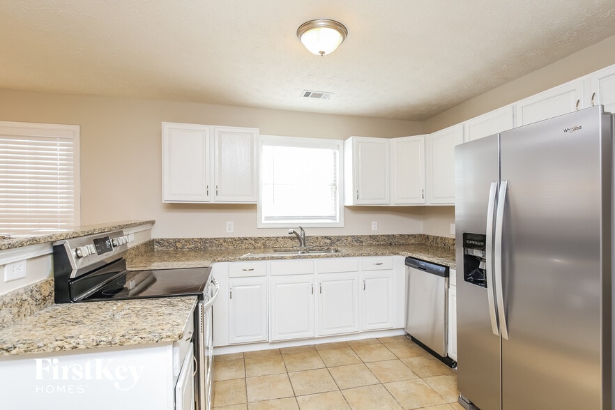 Building Photo - 1500 Summer Lake Terrace SW