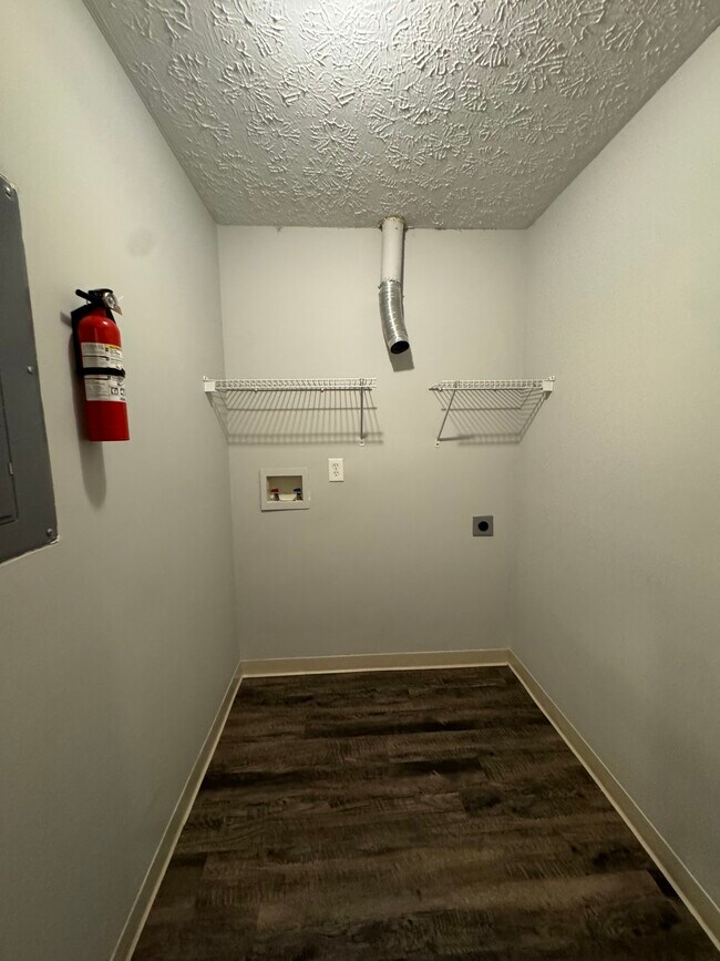 Building Photo - Woodfield