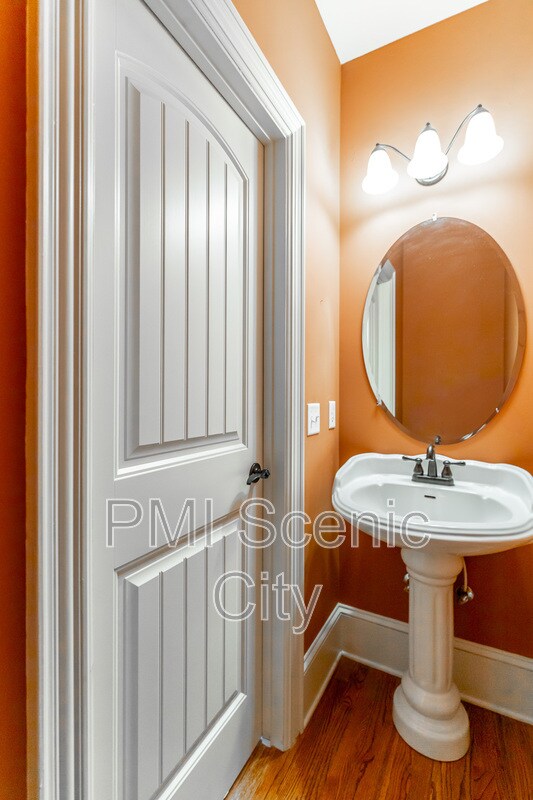 Building Photo - 8802 Mckenzie Farm Dr