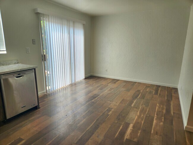 Building Photo - 6551 Wystone Ave