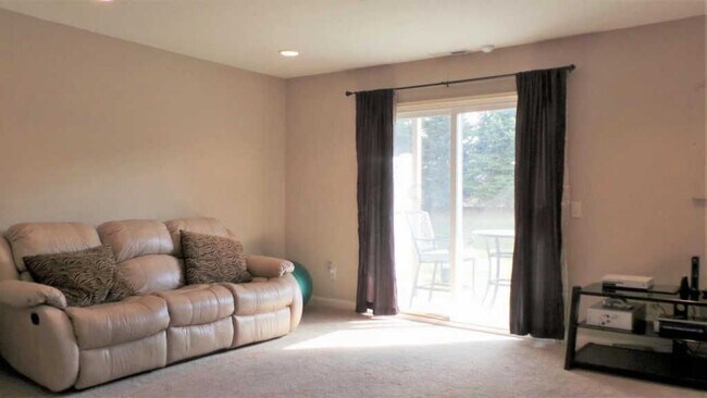 Building Photo - 6337 Chetti Dr