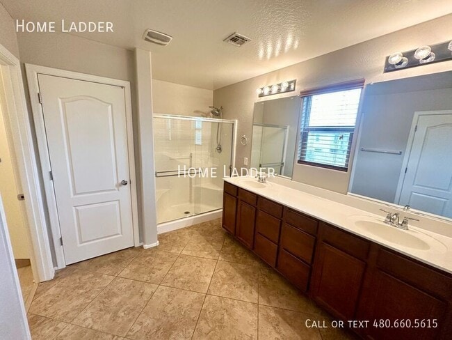 Building Photo - 2223 S Buckaroo Trail