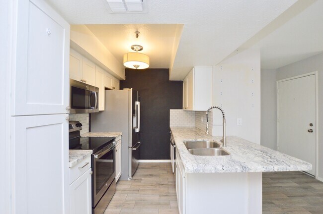 Building Photo - 4444 E Paradise Village Pky N