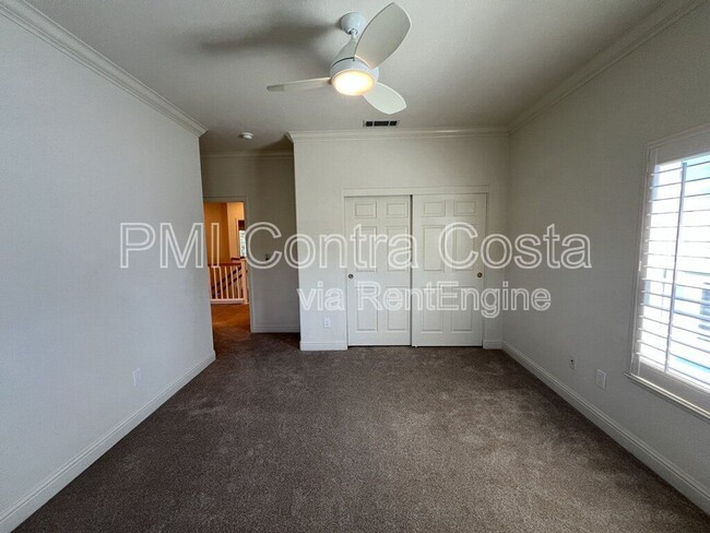 Building Photo - 124 Molly Way