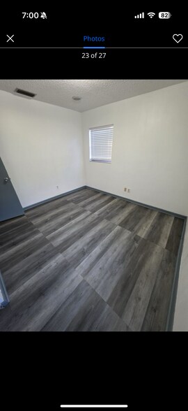 Building Photo - 904 E Crenshaw St