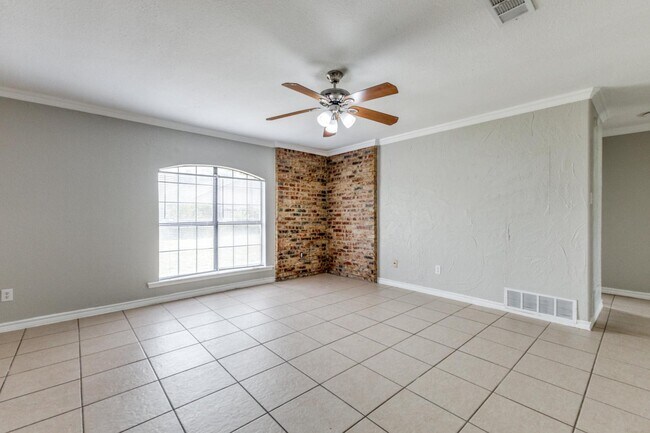 Building Photo - 559 Perch Rd