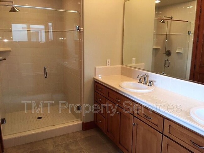 Building Photo - 760 Avocet Way