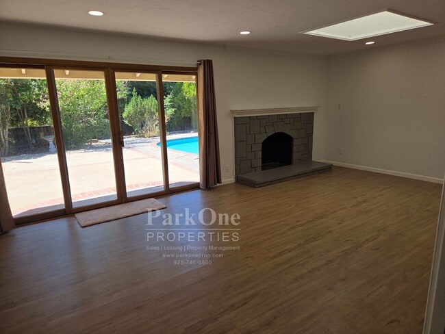 Building Photo - Single Level Alamo Rental near Roundhill G...