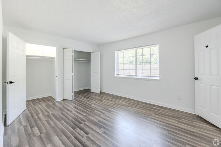 Building Photo - Adar at Golden Gate