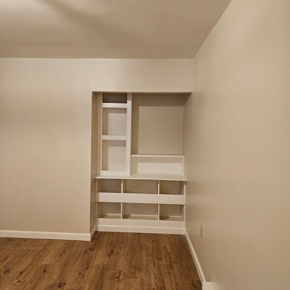 Building Photo - 43 W Main St