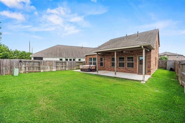 Building Photo - 6418 Shadowbrook Hollow Trail