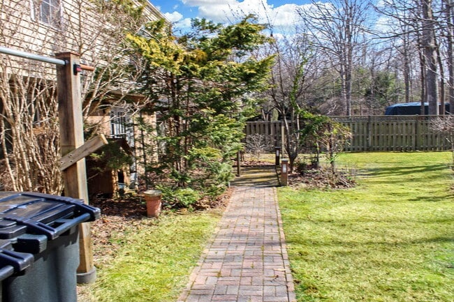 Building Photo - 1117 Ellingwood Dr