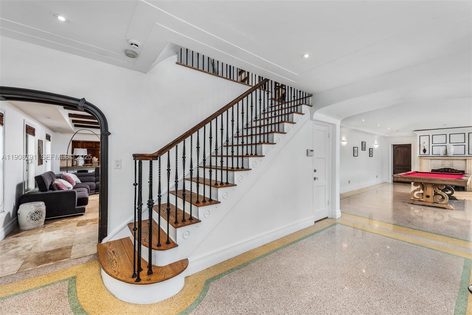 Building Photo - 1051 NE 89th St