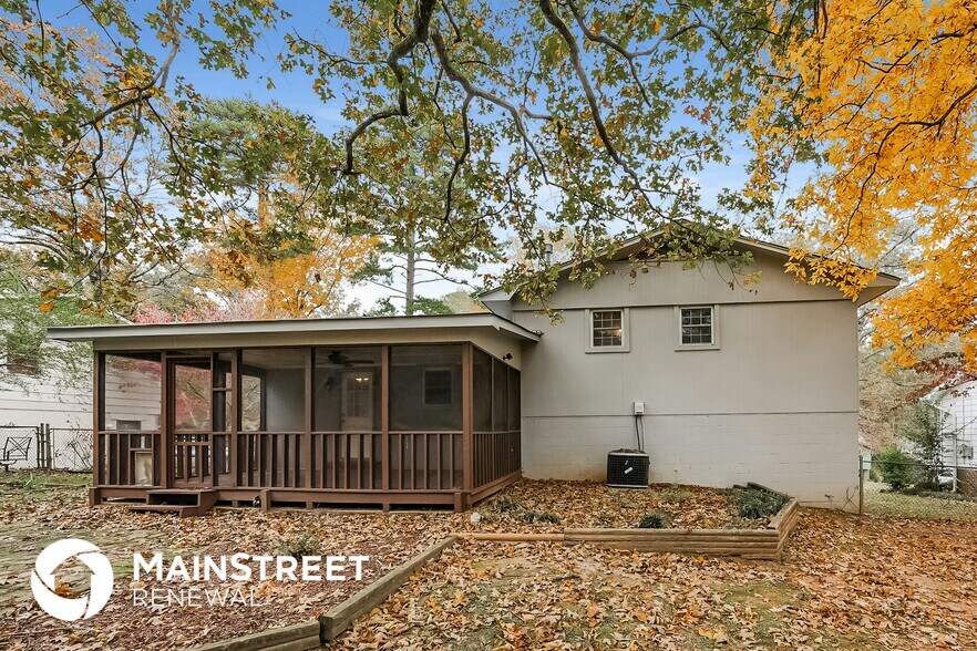 Building Photo - 1516 Highland Dr