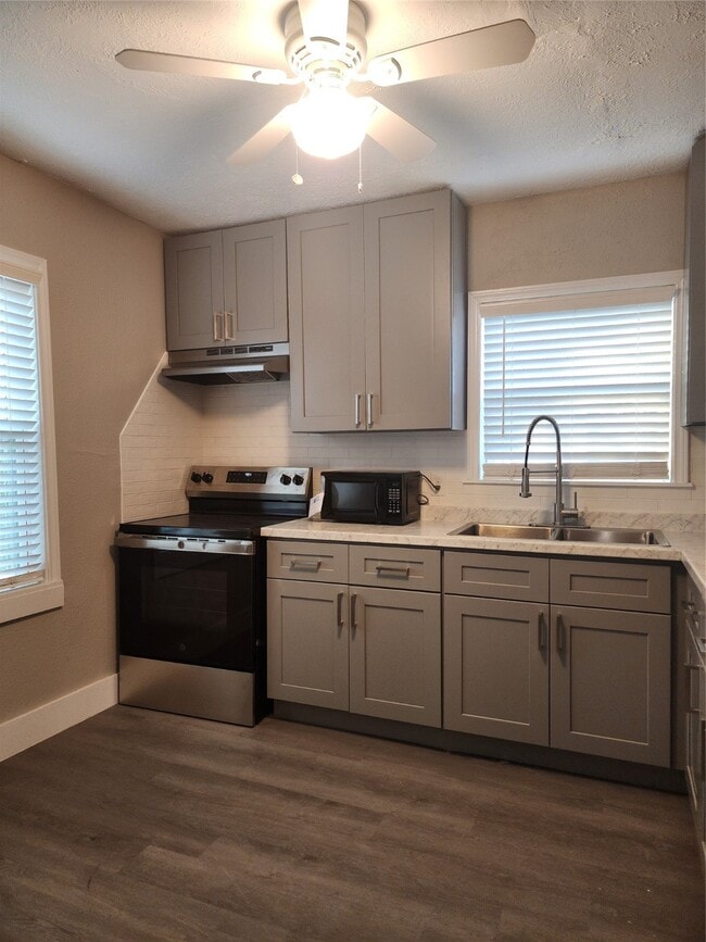 Building Photo - 4526 Kingsbury St