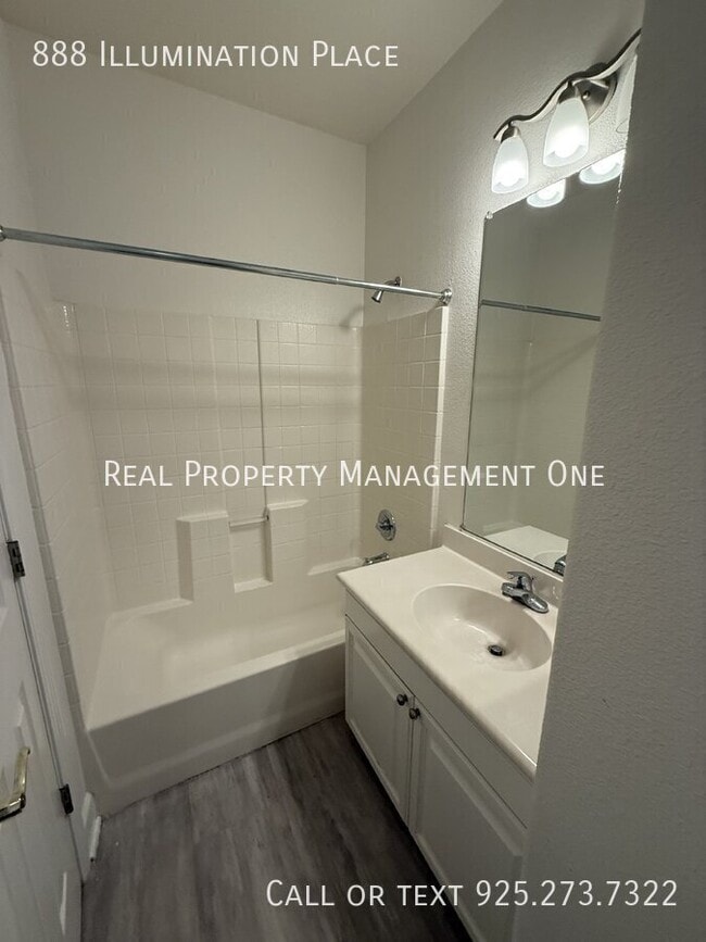 Building Photo - 888 Illumination Pl