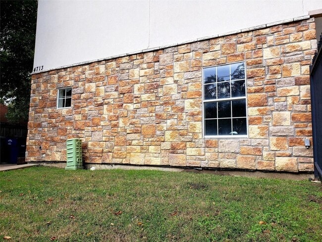 Building Photo - 4713 Virginia Ave