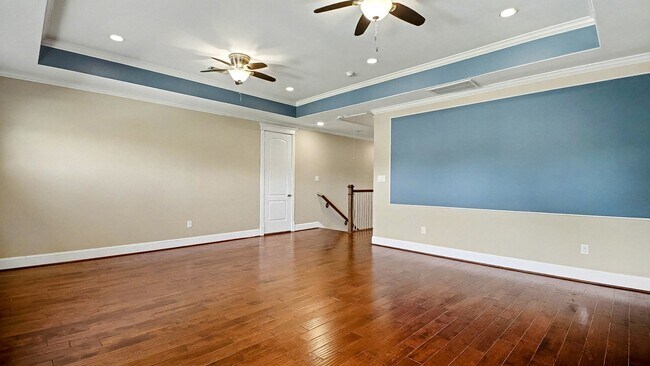 Building Photo - 726 W 30th St