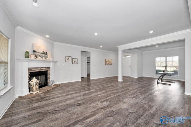 Building Photo - 106 Oak Fletcher Dr