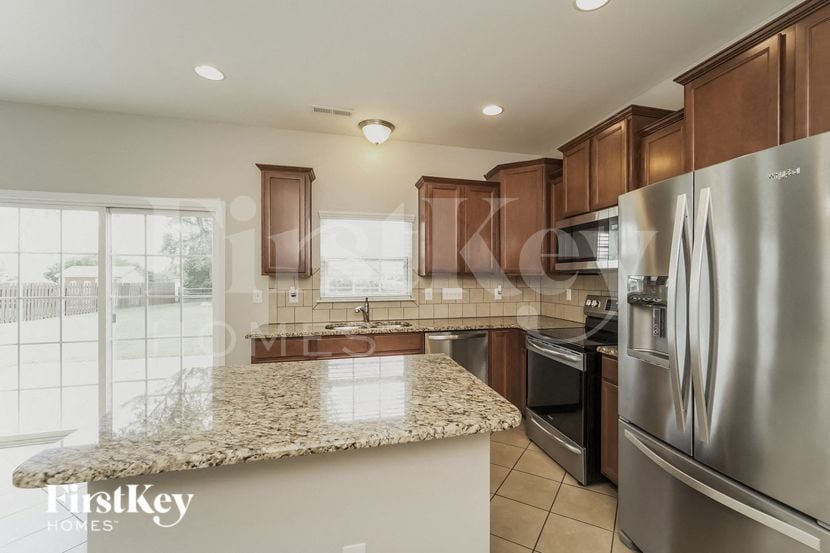 Building Photo - 5334 Hackberry Ln SW