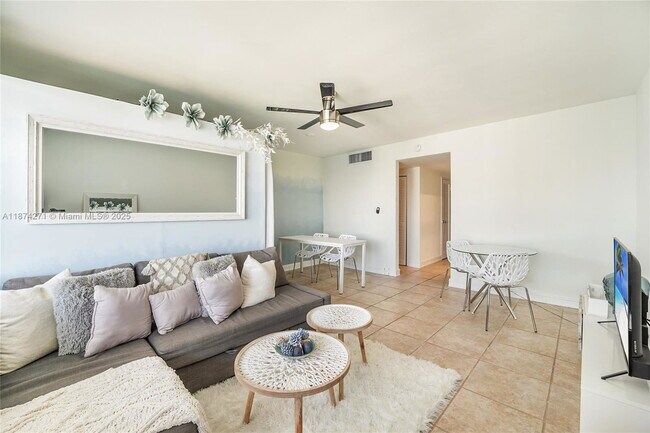 Building Photo - 1000 West Ave