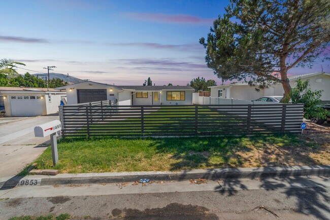 Fully fenced house, perfect for children and pets to play safely! - 9853 Saint George St