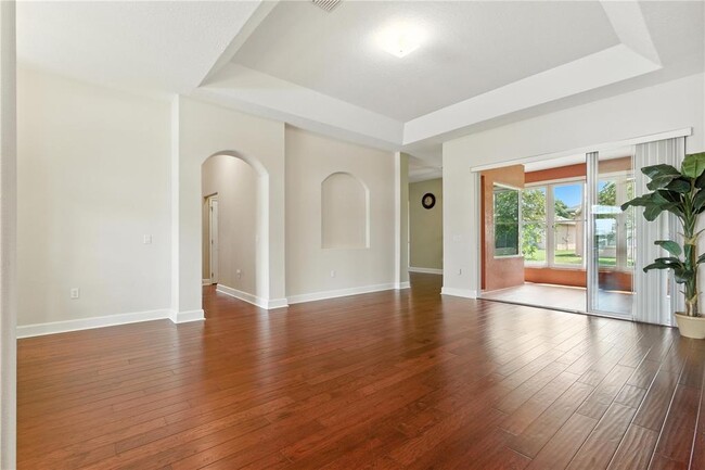 Building Photo - 457 Golf Vista Cir