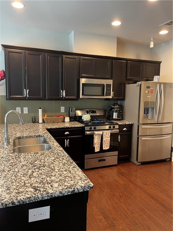 Building Photo - 7105 Elmwood Ridge Ct