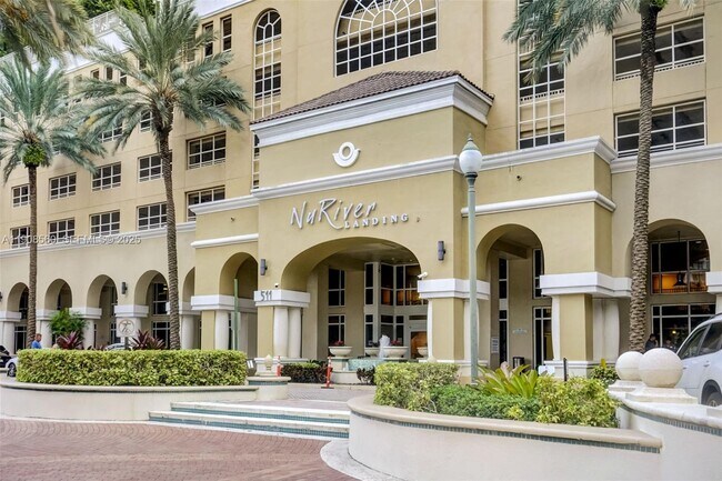 Building Photo - 511 SE 5 Ave