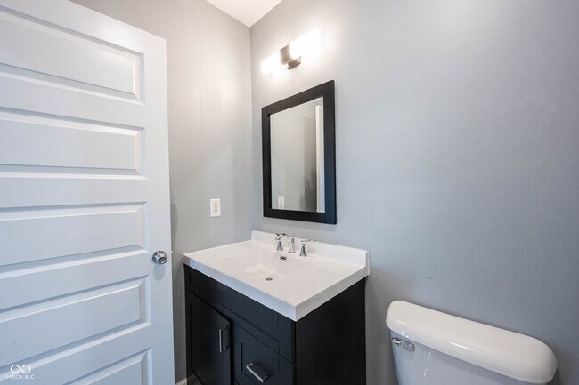 Building Photo - 3157 E Washington St