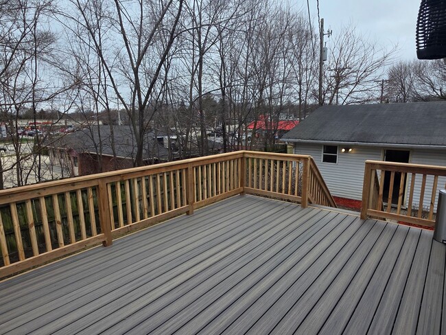 Building Photo - Updated 3 bedroom Kenosha home