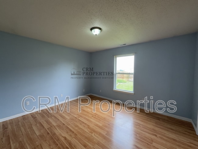 Building Photo - 1058 Springwater Rd