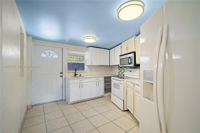 Building Photo - 2270 NE 135th Terrace