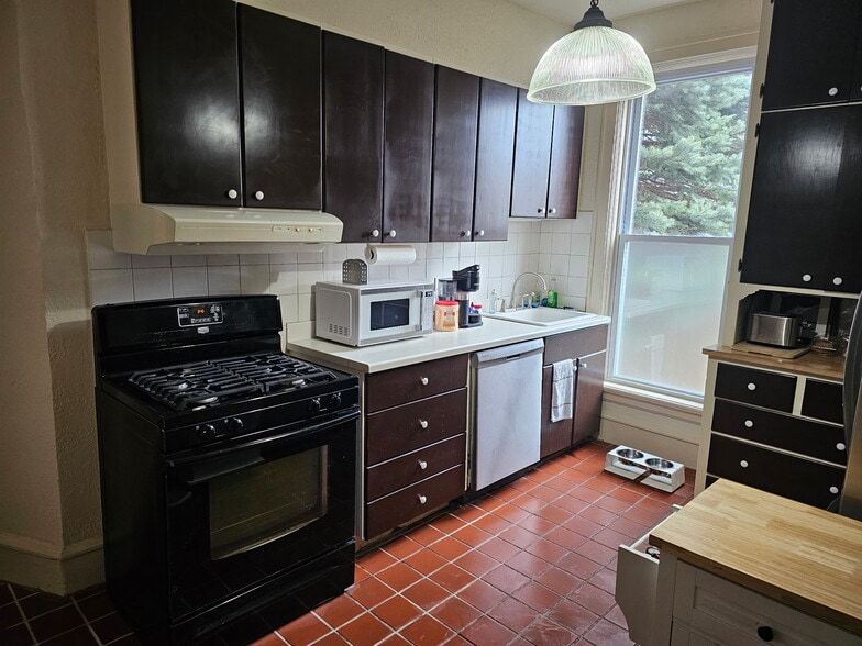Kitchen 1 - 508 Maple Ave