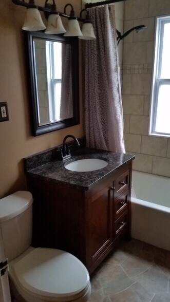 Main floor bathroom - 3125 Laurel Avenue