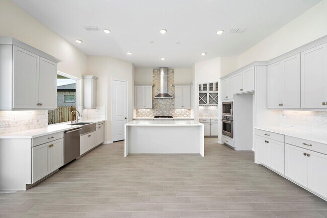 Building Photo - 9806 Oakwood Trl