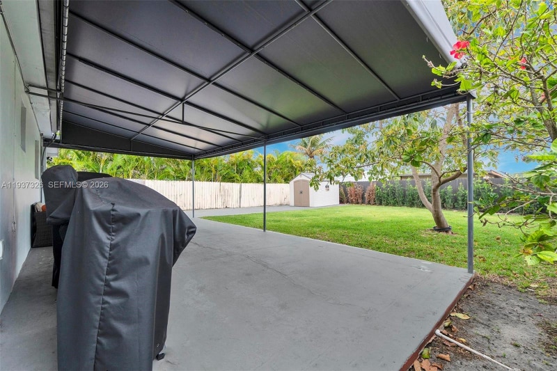 Building Photo - 6470 SW 27th St