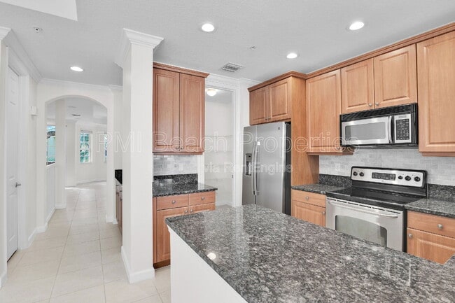 Building Photo - 2441 San Pietro Cir