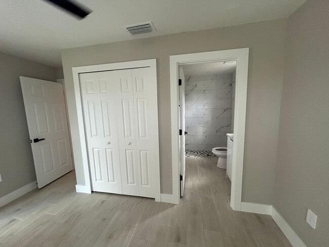 Building Photo - 1906 NW 21st Ave