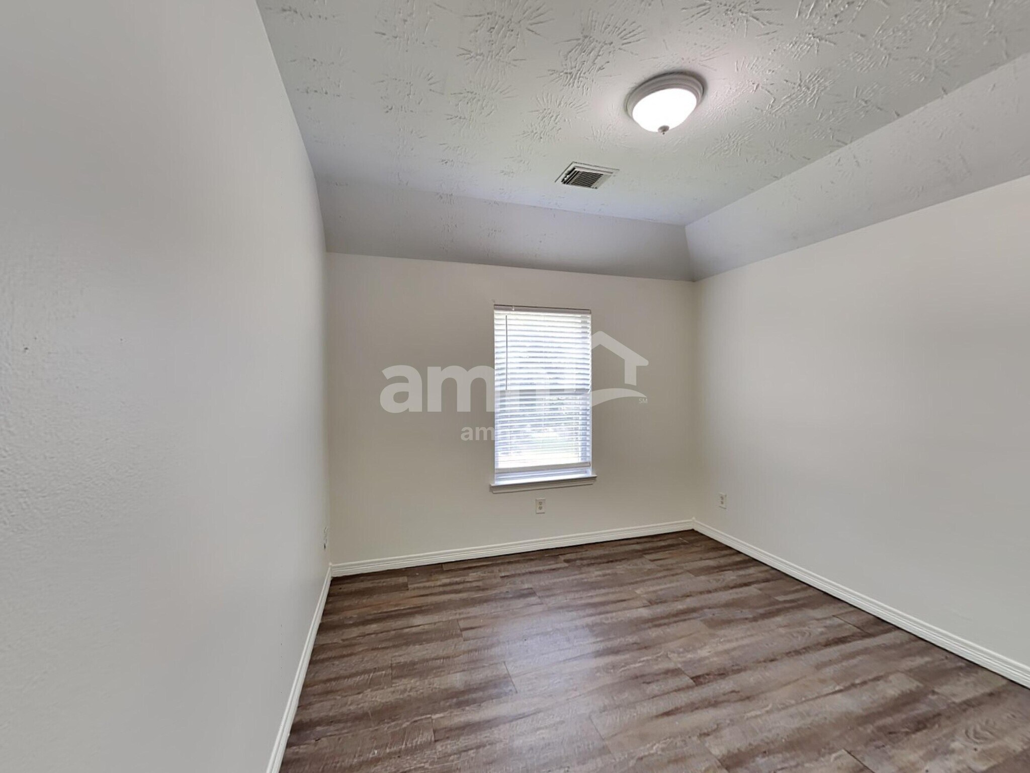 Building Photo - 30507 N Sulphur Creek Dr