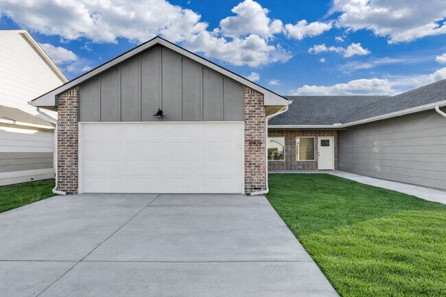 Building Photo - Pineway Oliver Plan