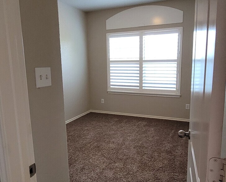 Building Photo - 1310 Cresswell Cv