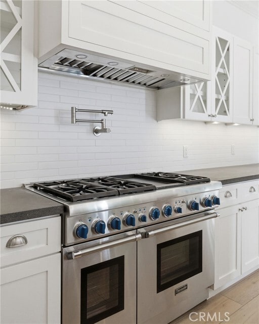 Building Photo - 1405 Oak Ave