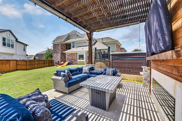 Building Photo - 8700 Fairway Ln