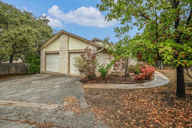 Building Photo - 3207 Eanes Cir