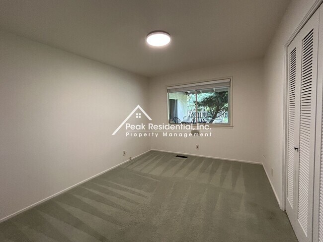 Building Photo - Charming 3 bedroom 2 bathroom House!