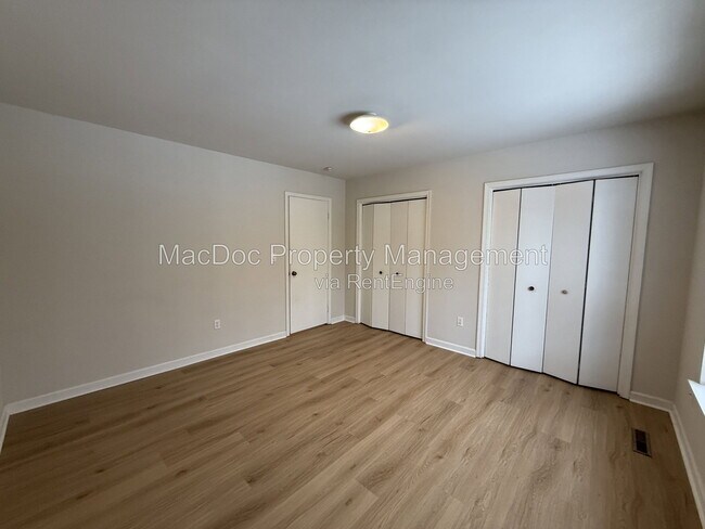 Building Photo - 5230 King's Wood Ln