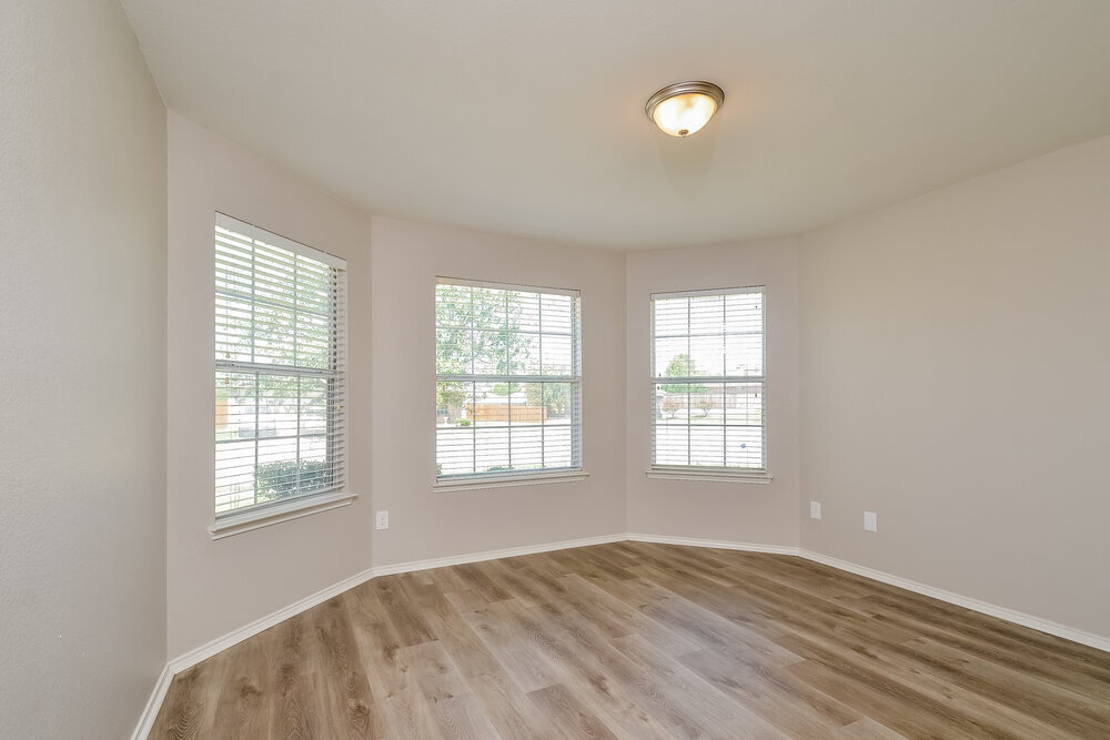 Building Photo - 1232 Wenatchee Dr